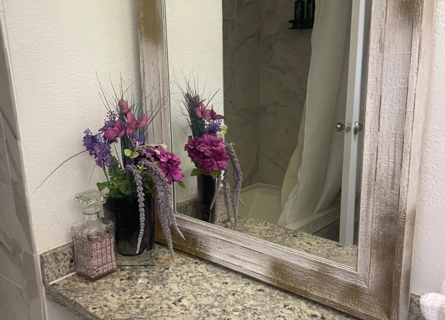 Chic Las Vegas Condo Getaway Mins To The Strip Free Wifi , Pool, Gym, 24Hr Security 0*,
